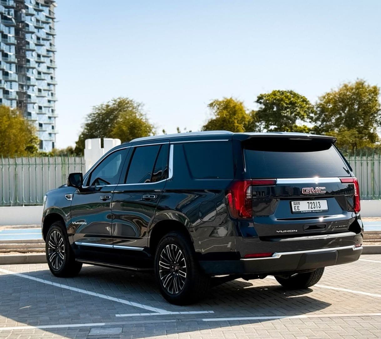 GMC Yukon Elevation, photo 3 of 9