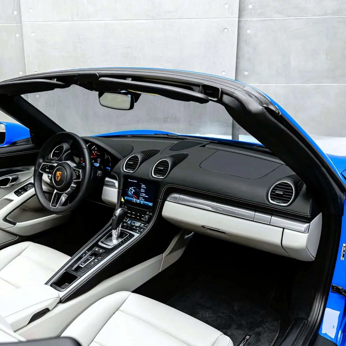 Porsche 718 Boxster Convertible, photo 7 of 8